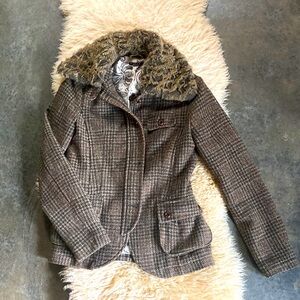 Vintage brown plaid Sisley jacket size 4 with detachable faux fur collar